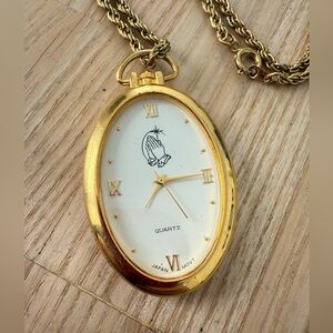 Christian ladies gold tone oval pendant prayer praying hands watch NEW BATTERY